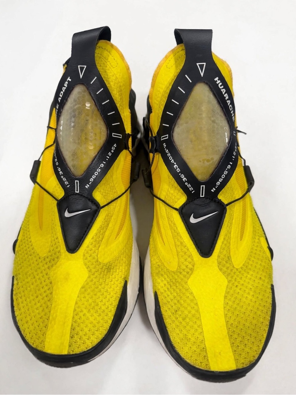Nike Men’s Yellow and Black Slip-On Adaptive Sneakers